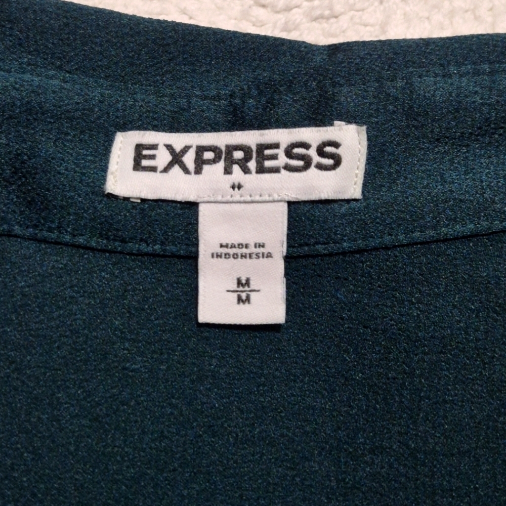 Express Green Notched Collar Relaxed Button Down..SIZE:M - Picture 10 of 11